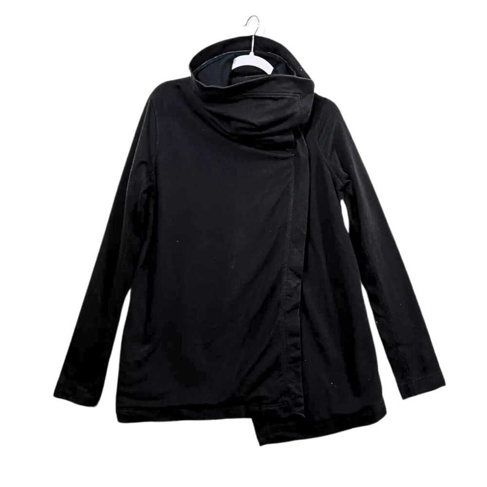 LULULEMON Blissed Out Wrap Black w Violet Velvet Trim & Full Lining — 8 LIKE NEW